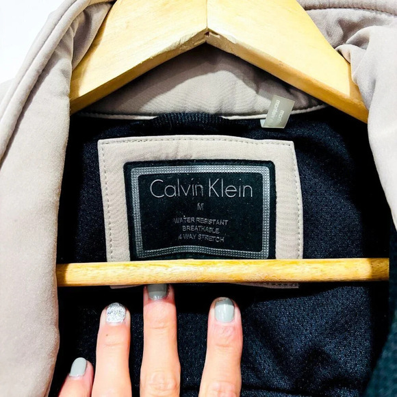 CALVIN KLEIN – Beige water-resistant jacket | Lightweight outdoor layer * - Picture 8 of 12